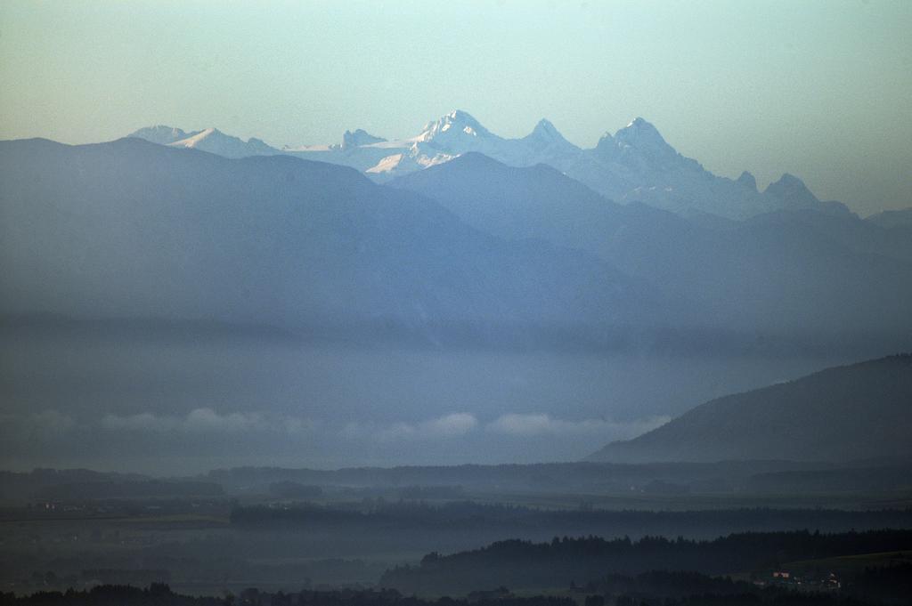 Hotel-Gasthof Beim Boeckhiasl Neukirchen an der Vöckla Esterno foto