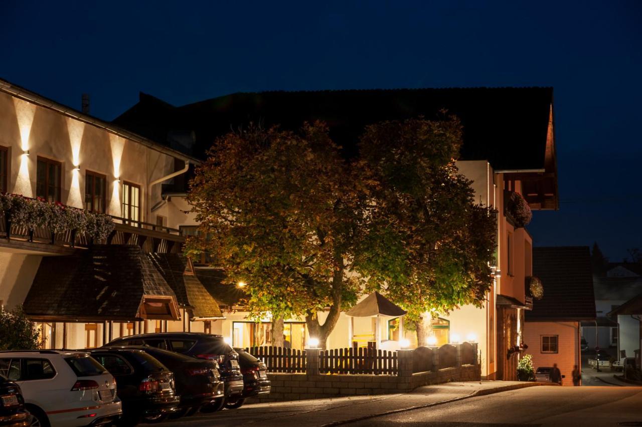 Hotel-Gasthof Beim Boeckhiasl Neukirchen an der Vöckla Esterno foto